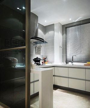 现代简约家居厨房移门效果图片