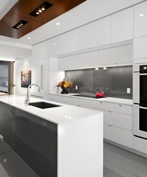 现代简洁风格80后新房厨房装修效果图片