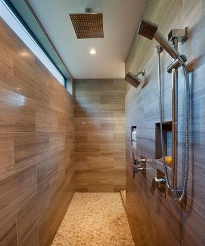 最新现代风格整体淋浴房仿木地板瓷砖图片