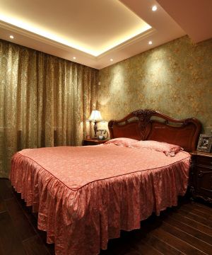 欧式新古典风格大卧室双人床花藤壁纸图