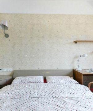 2023卧室装修风格双人床背景墙壁纸图