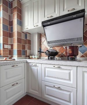 美式田园风格厨房白色橱柜设计案例