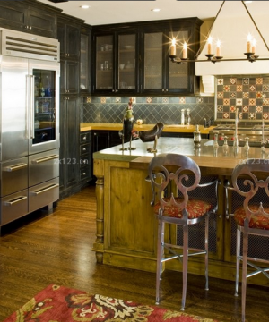 别墅厨房橱柜颜色效果图 