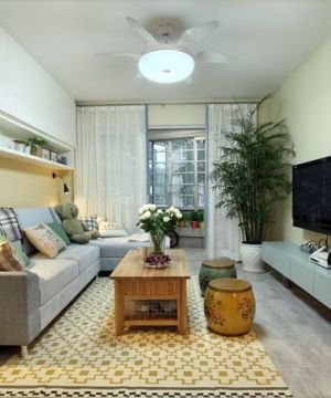 现代简约小户型客厅布艺沙发装修案例大全