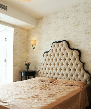 家庭主卧室美式壁纸装修图片