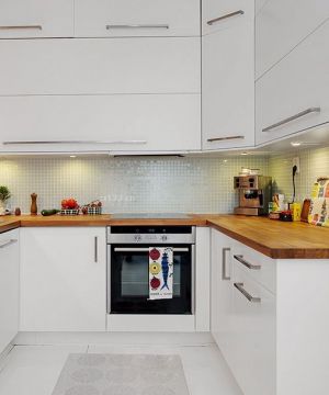 家庭小厨房简欧风格厨柜设计效果图片欣赏