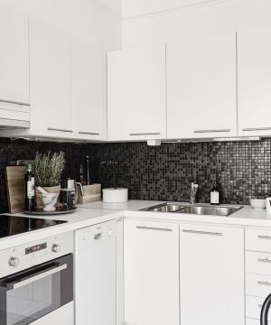 5平米厨房白色橱柜装修效果图片欣赏