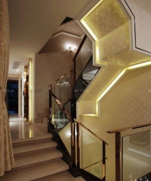 最新自建房室内楼梯设计效果图片