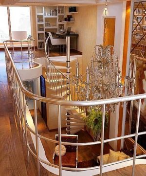 阁楼不锈钢楼梯扶手装修设计图