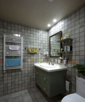 最新现代风格小户型卫生间瓷砖配色装修实景图欣赏