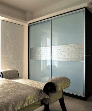 家装卧室衣柜玻璃门设计图片
