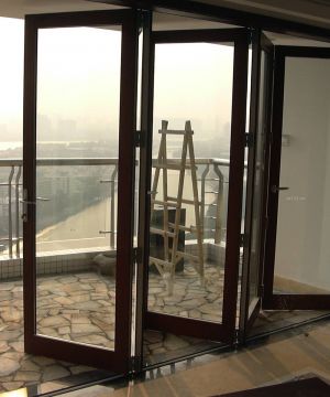 露天阳台玻璃折叠门效果图