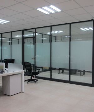 最新现代办公室磨砂玻璃隔断设计案例