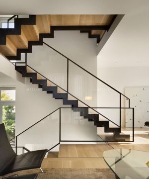 简约风格别墅楼梯设计效果图欣赏