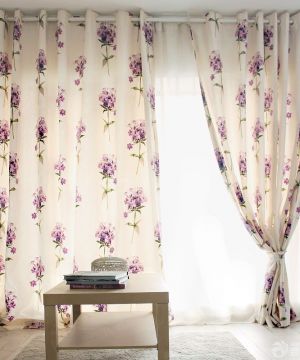 2023温馨小客厅紫色窗帘装修效果图