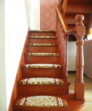 最新70平小阁楼楼梯垫装修设计图片大全