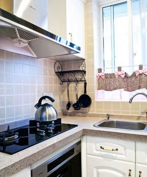 56平米简装小户型简欧风格厨房装修实景图欣赏