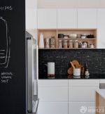厨房白色橱柜装修设计效果图片