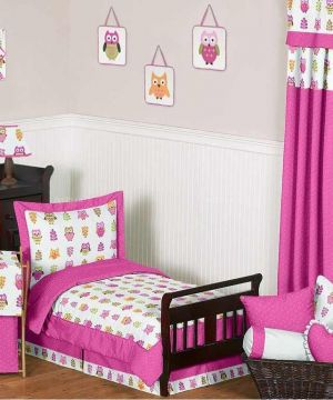 可爱儿童房间彩色窗帘装修设计图片