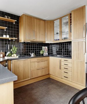 家居厨房实木橱柜装修效果图
