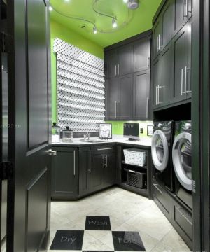 2023最新现代风格黑色门绿色吊顶洗衣房装修效果图