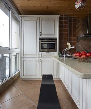 厨房白色整体橱柜设计图片