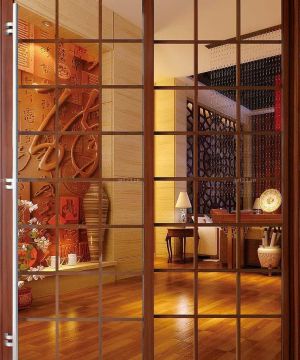 中式复古木质玻璃推拉门隔断设计装修效果图欣赏