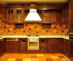 2023传统美式乡村厨房橱柜墙面瓷砖实景图