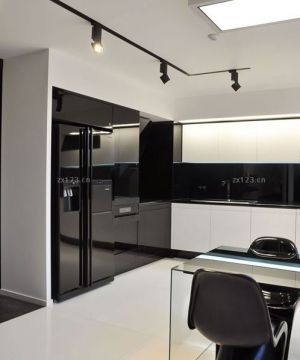 黑白风格现代厨房橱柜瓷砖搭配效果图