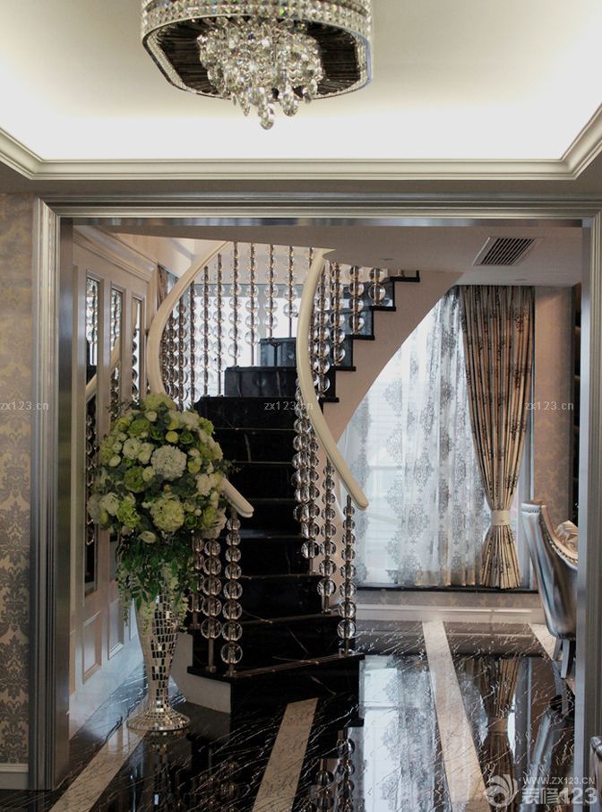 欧式风格房屋楼梯设计图片欣赏