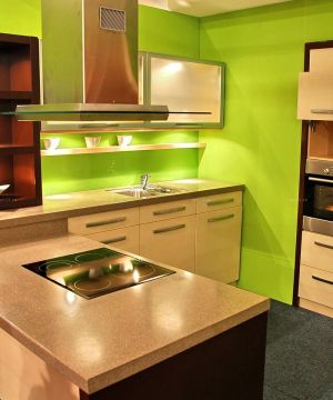 绿色墙面厨房金牌橱柜装修效果图片大全
