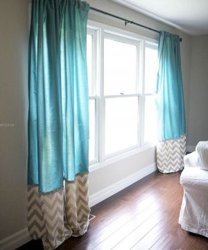 2023最新简约风格卧室飘窗青色窗帘装修实景图
