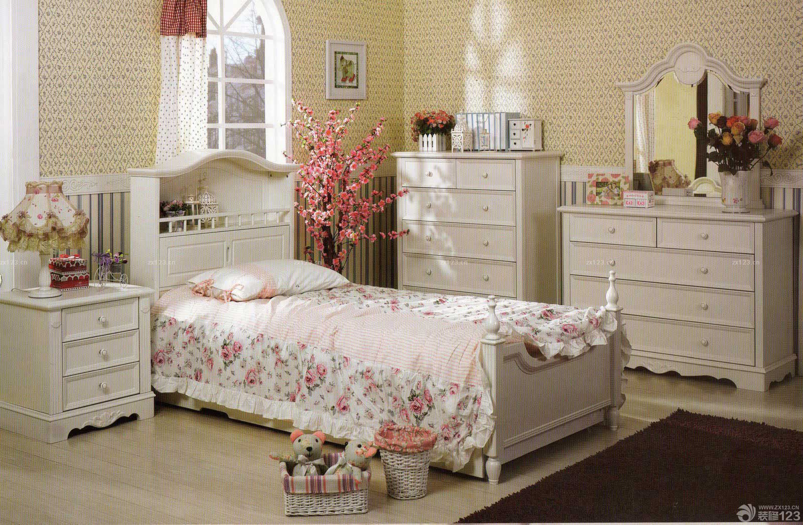 最新美式田园风格女孩卧室白色家具图片