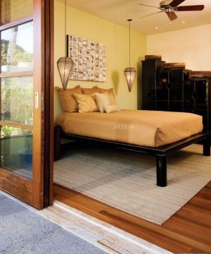 2023美式古典实木家具卧室玻璃门图片