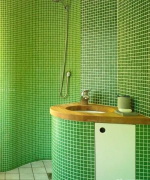 绿色马赛克背景墙淋浴喷头效果图欣赏2023