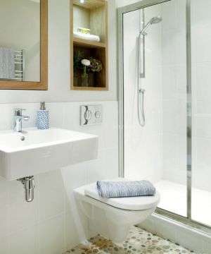 最新卫生间淋浴房淋浴喷头效果图片