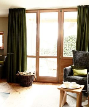 最新70多平米客厅绿色窗帘装修图片
