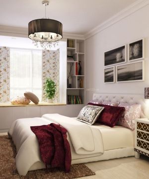 最新70平方两室一厅卧室飘窗设计装修效果图欣赏