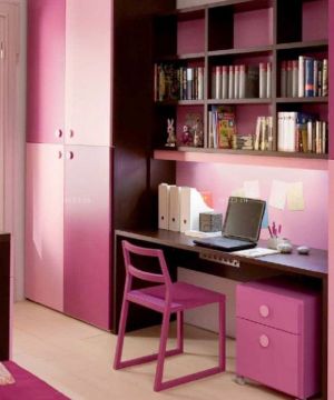 最新70平米小三房粉色书桌书柜组合如何装修 