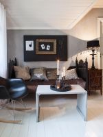 传统60平米小户型客厅带阁楼沙发背景墙装修实景图欣赏