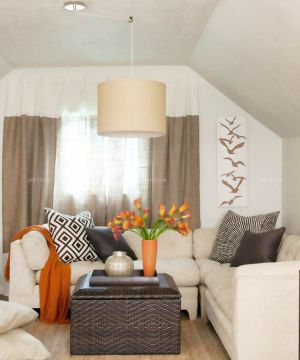 家装60平米小户型客厅带阁楼多人沙发装修实景图欣赏