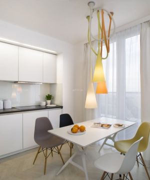 2023北欧风格小房子厨房白色橱柜装修效果图欣赏
