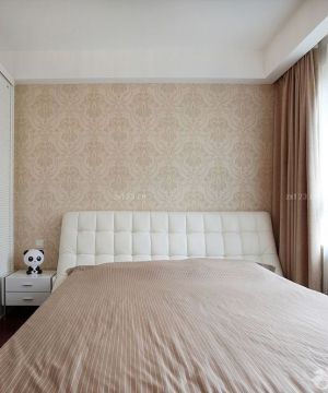 现代80平米简约家庭卧室装修效果图