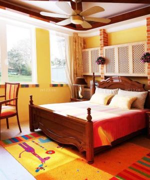 60平米两室一厅小户型卧室实木床装修效果图欣赏