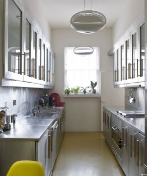 最新90平米小户型厨房不锈钢橱柜装修效果图片