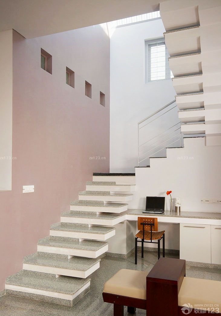 最新小复式简约室内楼梯装修设计效果图片