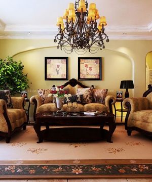 国外别墅美式实木沙发摆放装修效果图欣赏