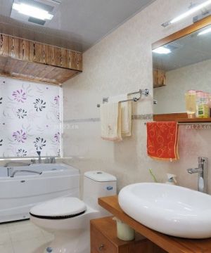 浴室木质吊顶装修效果图片