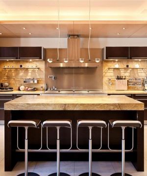 小户型别墅厨房棕色橱柜最新装修效果图欣赏
