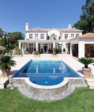 美式风格高级别墅游泳池装修图片